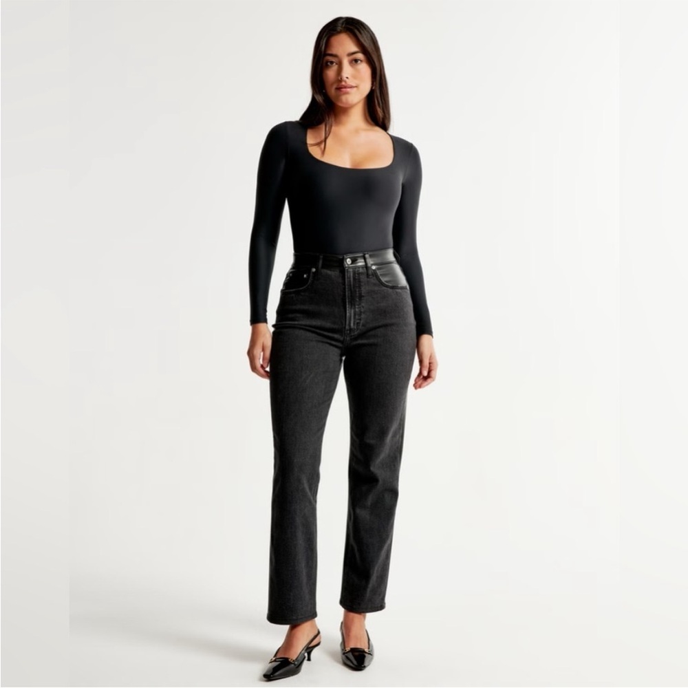 Abercrombie Curve Love ultra high rise
Ankle Straight black leather jeans 33 - Picture 8 of 10